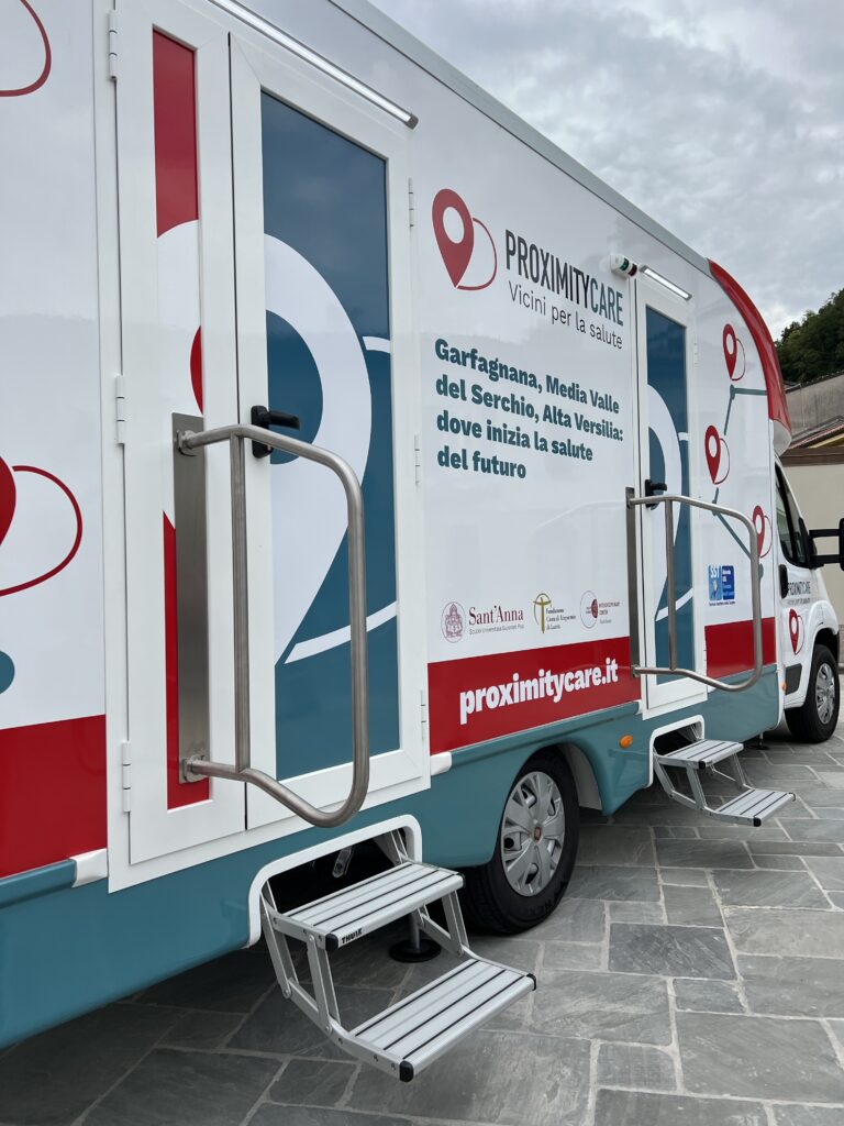 Unità mobile per gli screening oncologici per la Garfagnana con l'obiettivo di promuovere la prevenzione nelle aree interne e ridurre il tasso di mortalità per patologie tumorali.